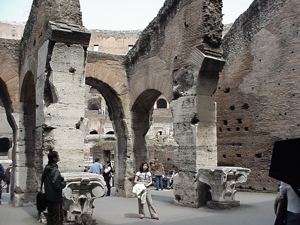 Collesium or Arch of Constantine 04.jpg